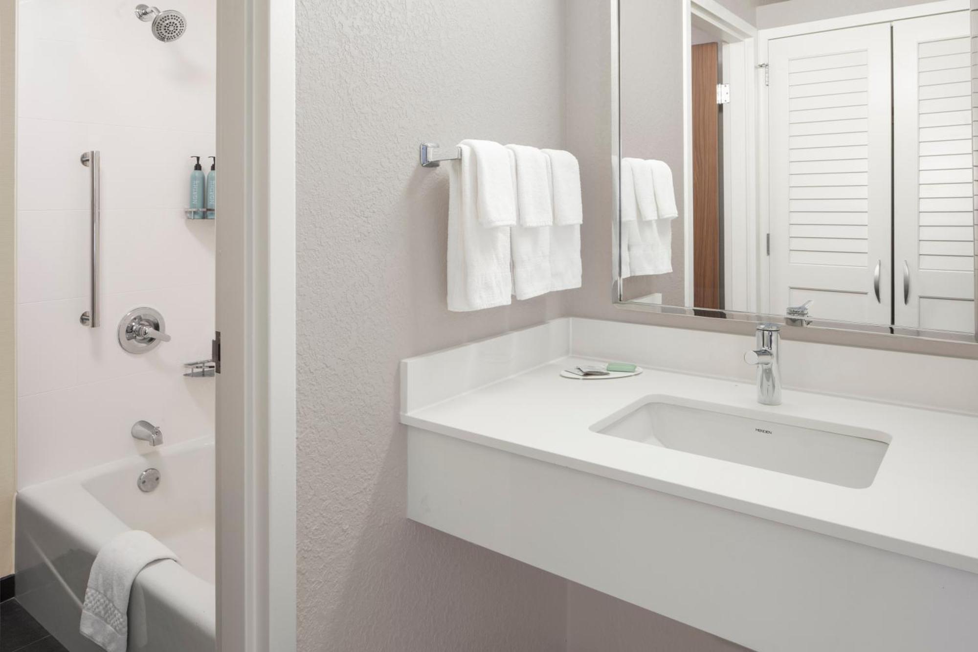 Courtyard By Marriott Little Rock West Hotel Ngoại thất bức ảnh